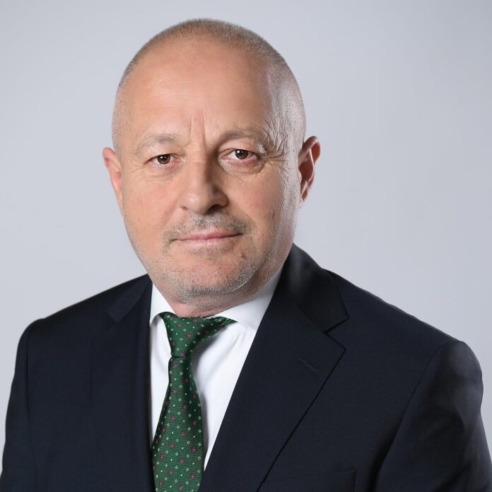Petre Emanoil Neagu se delimitează de influența politică în conducerea școlilor