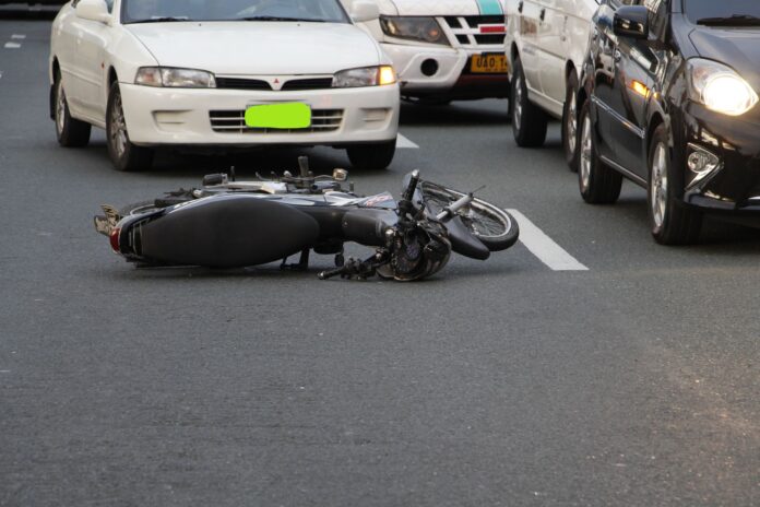 Motociclist de 24 de ani, rănit într-un accident pe DN 10, în Siriu