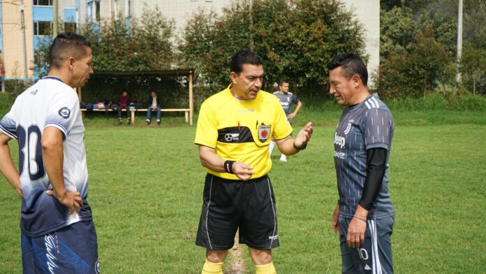Romeo Lungu ar urma să arbitreze meciul dintre Gloria Buzău 2007 și echipa Parlamentului