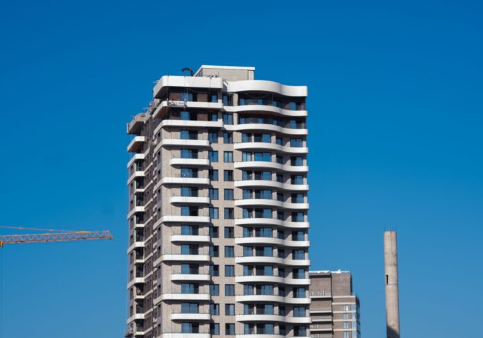 Bacău: mai puține autorizații de construire, dar mai multe locuințe autorizate în primul semestru
