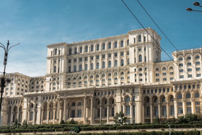 Tumorile desmoide, o boală rară despre care se vorbește prea puțin. Medicii cer diagnostic precoce și acces la tratamente