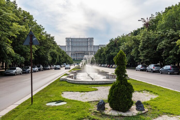 56 de elevi și cadre didactice din Berca au vizitat Parlamentul în cadrul programului „Școala Altfel”