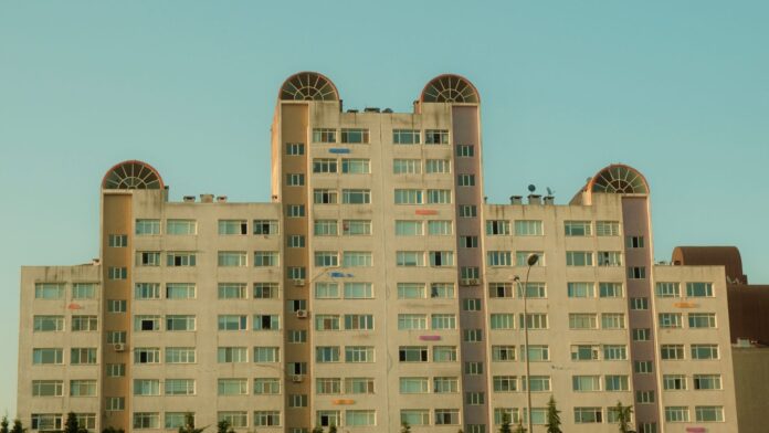 Șase blocuri din centrul Buzăului ar urma să fie consolidate și reabilitate energetic
