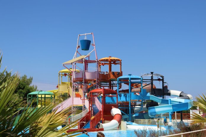 Lucrările la Aquapark-ul din Parcul Tineretului, Buzău, sunt întârziate. Sursa relatează și controale ale ITM pe șantier