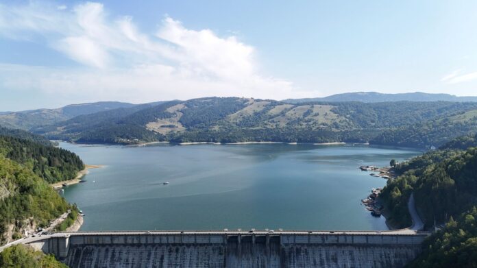 Lucrări la Barajul Cireșu. Compania de Apă anunță intervenții pe Valea Slănicului