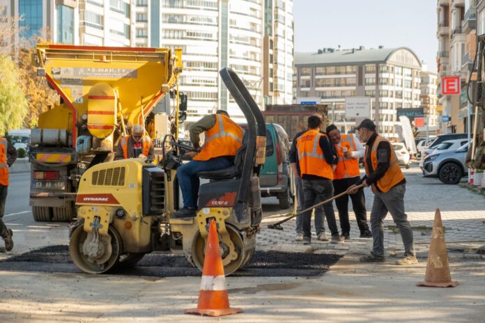 Restricții de circulație în Buzău, pe durata lucrărilor de asfaltare de pe bulevardul Averescu