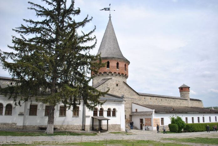 Buzăul a semnat un protocol de colaborare cu orașul ucrainean Ujhorod