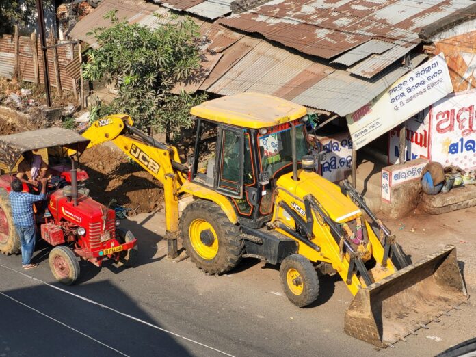 Comuna Zărnești va primi un buldoexcavator printr-un proiect finanțat de AFIR