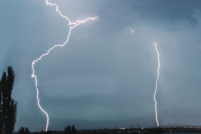 ANM: temperaturi ușor peste normal și precipitații abundente în a doua jumătate a lunii octombrie